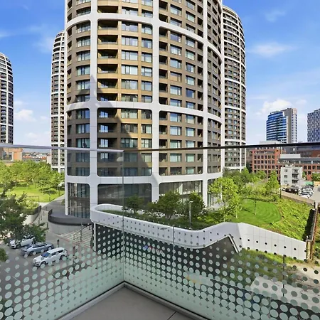 Modern 2-bedroom In Downtown 아파트
