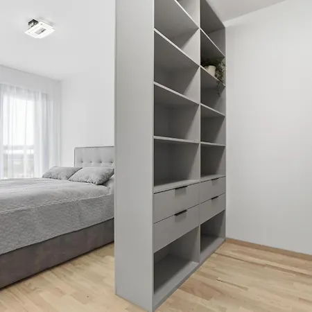 Metropolis 2 Bedroom In Downtown *