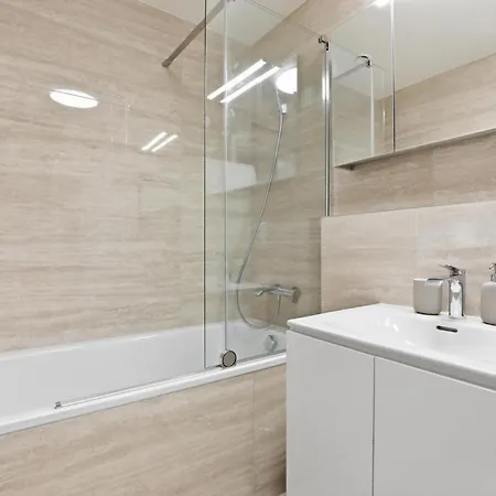 Modern 2-bedroom In Downtown * 브라티슬라바